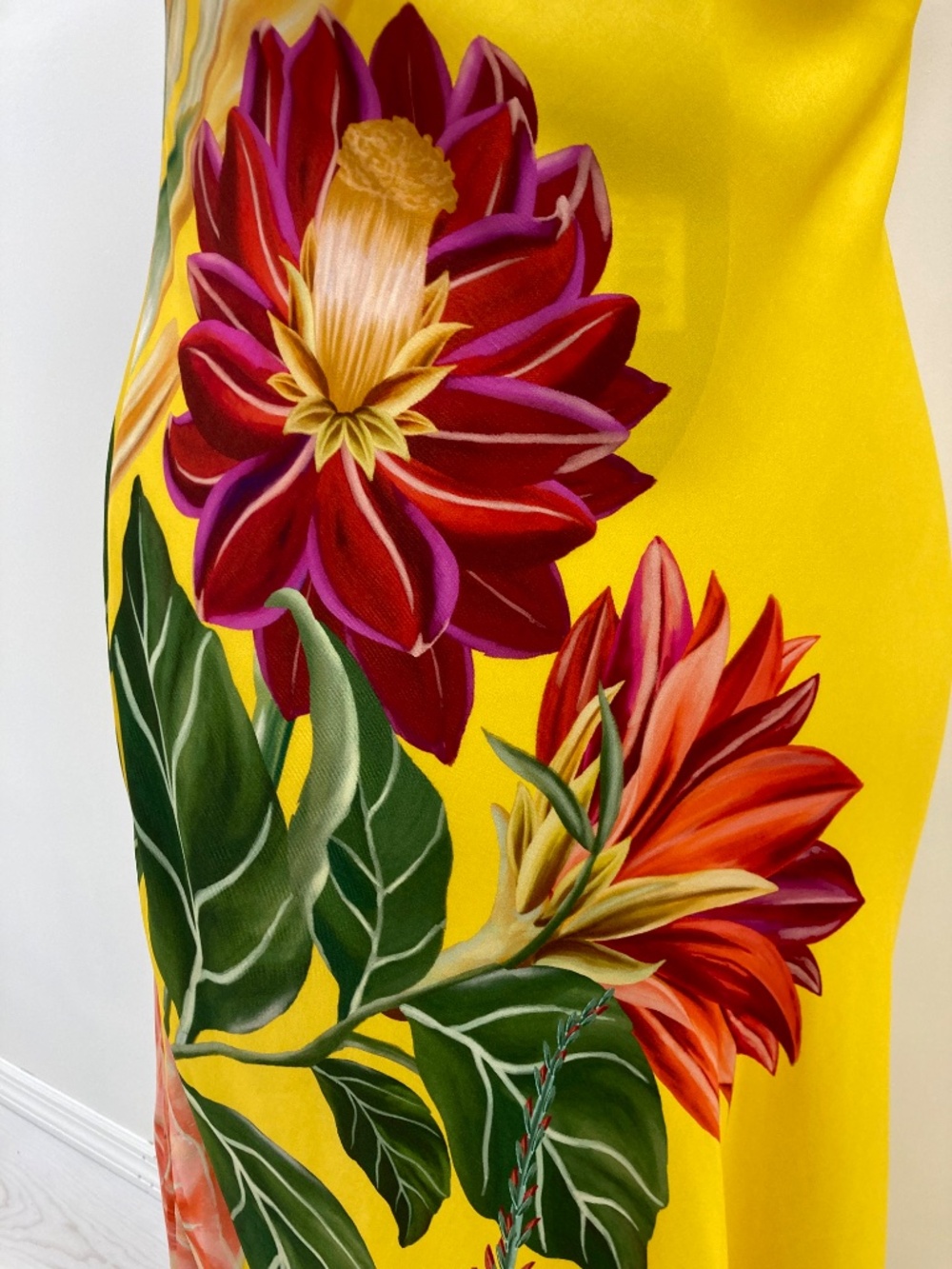 NWT Farm Rio Yellow Tropical Print Bias Dress Size M - Picture 9 of 13